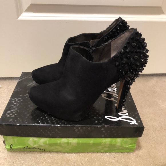 Pre loved black booties - Picture 3 of 6
